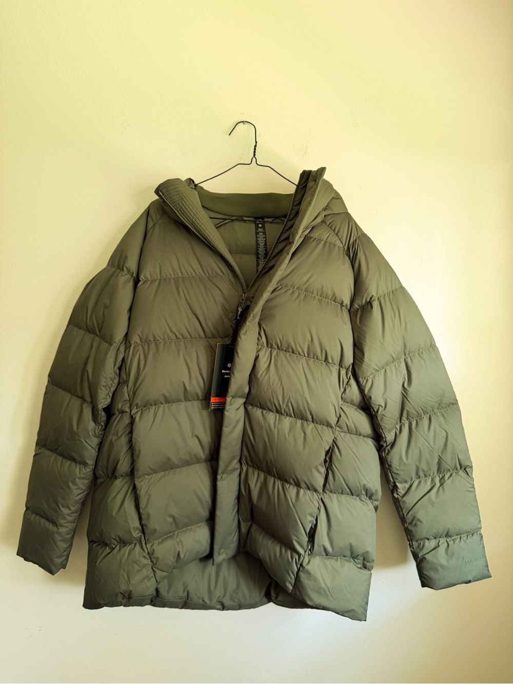 Lululemon NWT men’s Wunder Puff jacket